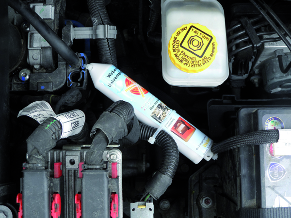Weber-Isis® Universal Activator in the engine compartment